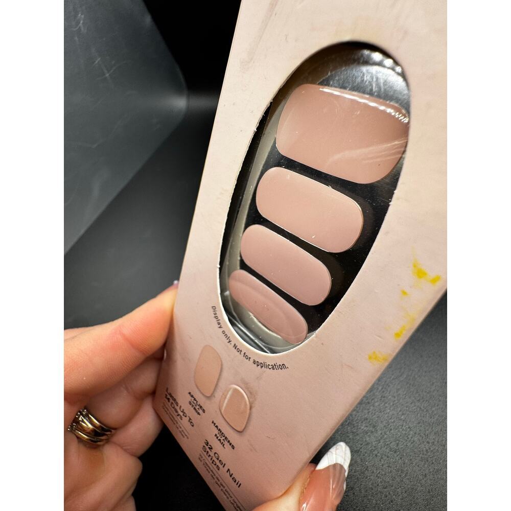 5/$25 NWT Dashing Diva Glaze Color LED Semi-cured Gel Strips - Picture 7 of 7